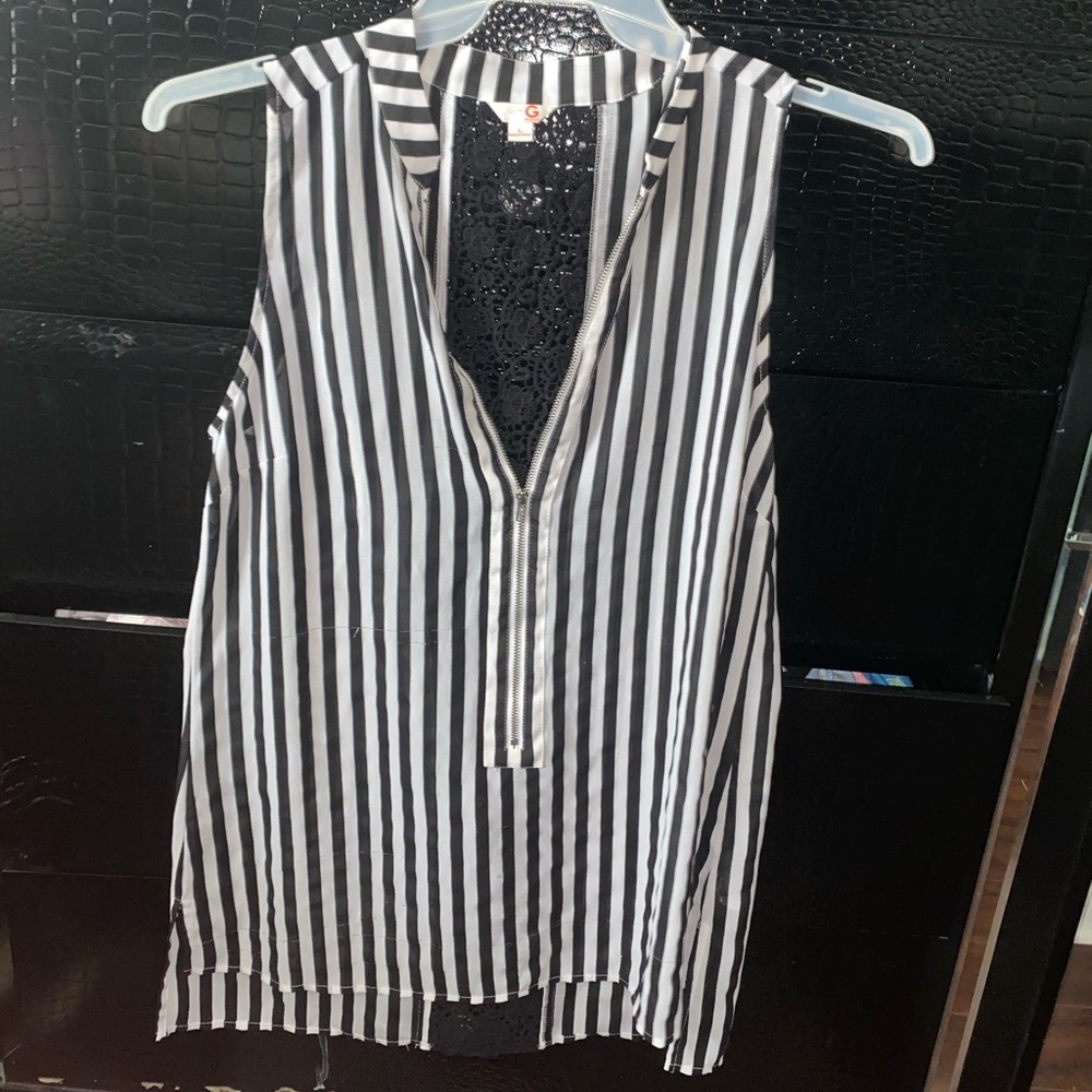 Guess short sleeve shirt